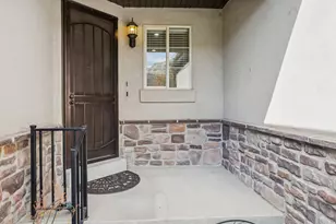 147 N 360 W, Centerville, UT 84014 - Photo 3