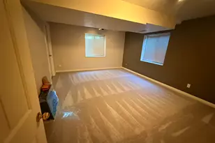 929 W Brandermill Cv, Murray, UT 84123 - Photo 9