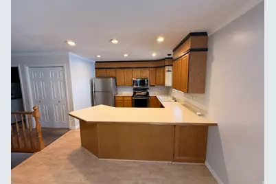 929 W Brandermill Cv, Murray, UT 84123 - Photo 3