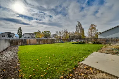 725 N Fox Run Dr E, Tooele, UT 84074 - Photo 23