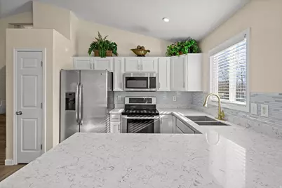 2237 W Craig Ln W, Syracuse, UT 84075 - Photo 7