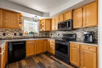 9413 S Purple Lilac Ln S, Sandy, UT 84070 - Photo 9