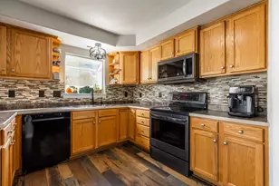 9413 S Purple Lilac Ln S, Sandy, UT 84070 - Photo 9