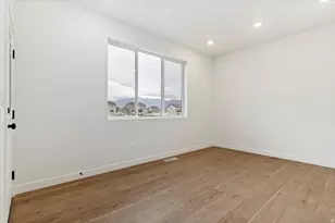 1526 E Livi Ln, Saratoga Springs, UT 84043 - Photo 33