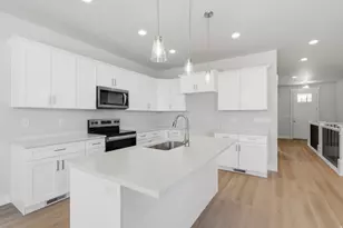 677 E 800 S St S, Springville, UT 84663 - Photo 3