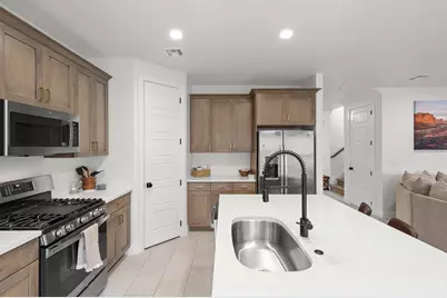 2388 E Cascada Way, Washington, UT 84780 - Photo 7