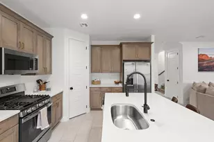 2388 E Cascada Wy, Washington, UT 84780 - Photo 7