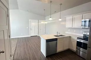 1831 W Newcastle Ln, Saratoga Springs, UT 84045 - Photo 9