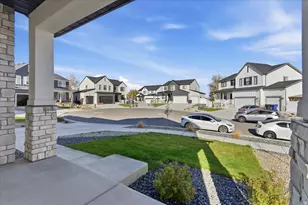 4896 S Snarr Haven Ct W, Taylorsville, UT 84129 - Photo 39