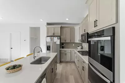 4896 S Snarr Haven Ct W, Taylorsville, UT 84129 - Photo 15