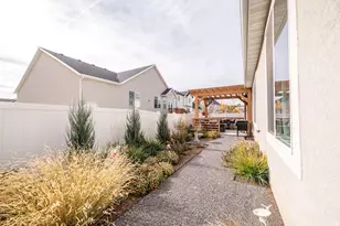 589 E Green Springs Way, South Weber, UT 84405 - Photo 39