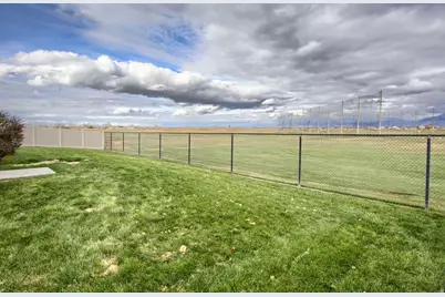 2444 N Hooded Crane Cir #11, Clinton, UT 84015 - Photo 29