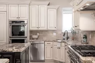 3149 E 10000 S, Sandy, UT 84092 - Photo 13