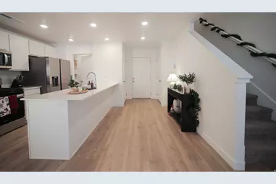 1737 S Devils Garden Ln, Washington, UT 84780 - Photo 11