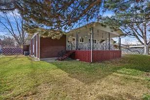 1583 Meadowmoor Rd, Holladay, UT 84117 - Photo 25