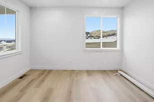 128 N 900 E, Hyde Park, UT 84318 - Photo 3