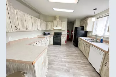 240 S State St, Redmond, UT 84652 - Photo 9