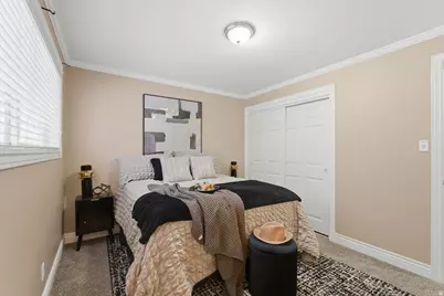 1096 N 300 W, Layton, UT 84041 - Photo 13