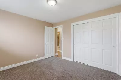 1096 N 300 W, Layton, UT 84041 - Photo 19