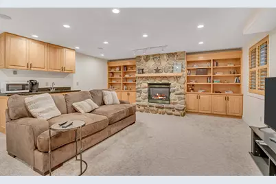 3261 E Lantern Hill Ct, Cottonwood Heights, UT 84093 - Photo 41