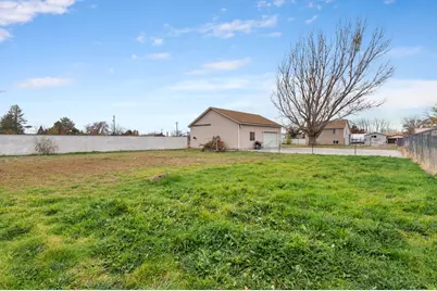 844 N 1000 W, Clinton, UT 84015 - Photo 25