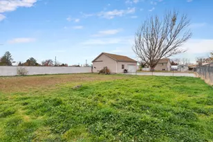 844 N 1000 W, Clinton, UT 84015 - Photo 25