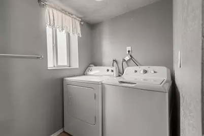 844 N 1000 W, Clinton, UT 84015 - Photo 23