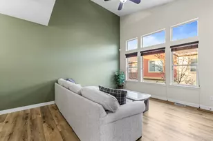 1090 N Shepard Crk Pkwy, Farmington, UT 84025 - Photo 9