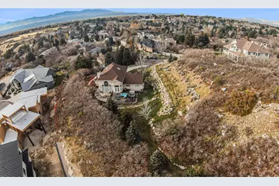 3240 E Granite Point Cir, Sandy, UT 84092 - Photo 3