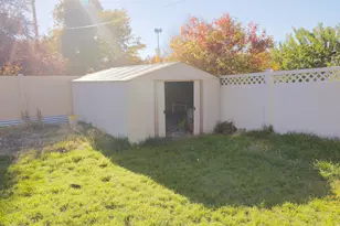 184 Woodland Dr, Orem, UT 84097 - Photo 37