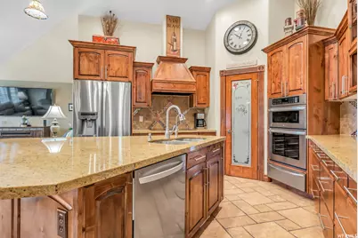 11159 S Via Encantada Way W, South Jordan, UT 84095 - Photo 9