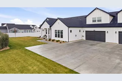 515 N Legend Way W #D, Mapleton, UT 84664 - Photo 3