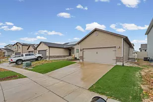 1653 E Downwater St N, Eagle Mountain, UT 84005 - Photo 5