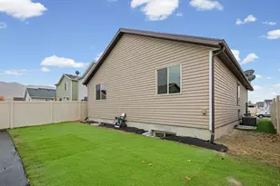 1653 E Downwater St N, Eagle Mountain, UT 84005 - Photo 35