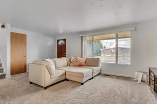 1574 W 1920 N, Layton, UT 84041 - Photo 5