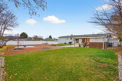 386 E Pioneer Ave S, Sandy, UT 84070 - Photo 27