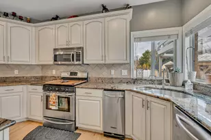 5 Quietwood Ln E, Sandy, UT 84092 - Photo 17