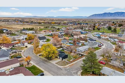 42 N Blaine Ave, Grantsville, UT 84029 - Photo 7