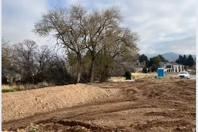 795 E Abby Ln #5, Bountiful, UT 84010 - Photo 3