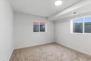 5623 Brandy Wine St, Taylorsville, UT 84118 - Photo 15