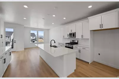 12674 S Lincoln Peak Ln #111, Riverton, UT 84096 - Photo 3