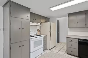 1051 E 300 N, Provo, UT 84606 - Photo 9