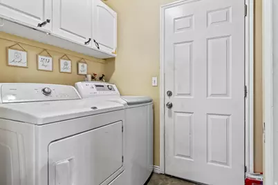 3821 S 6300 W, West Valley, UT 84128 - Photo 27