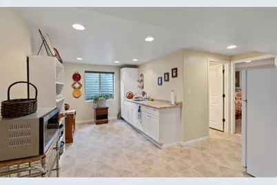 353 Florentine Ln, Centerville, UT 84014 - Photo 17