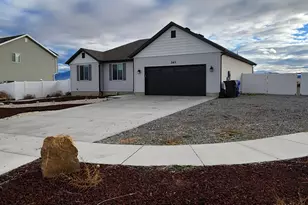 243 W Cowdery Dr, Grantsville, UT 84029 - Photo 3