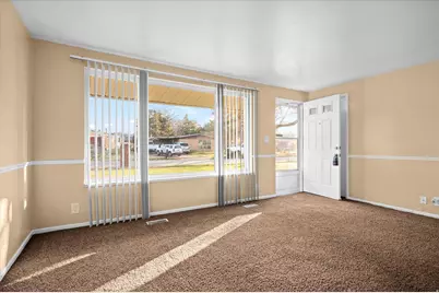 975 N Garnet St, Layton, UT 84041 - Photo 3