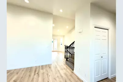 1467 W 1750 N, Clinton, UT 84015 - Photo 3