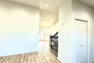 1467 W 1750 N, Clinton, UT 84015 - Photo 3