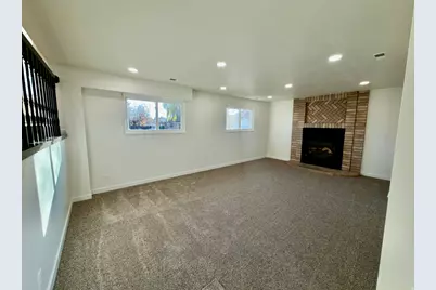 1467 W 1750 N, Clinton, UT 84015 - Photo 7