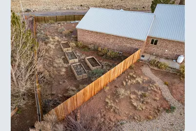 397 N Wendy Dr, Torrey, UT 84775 - Photo 7